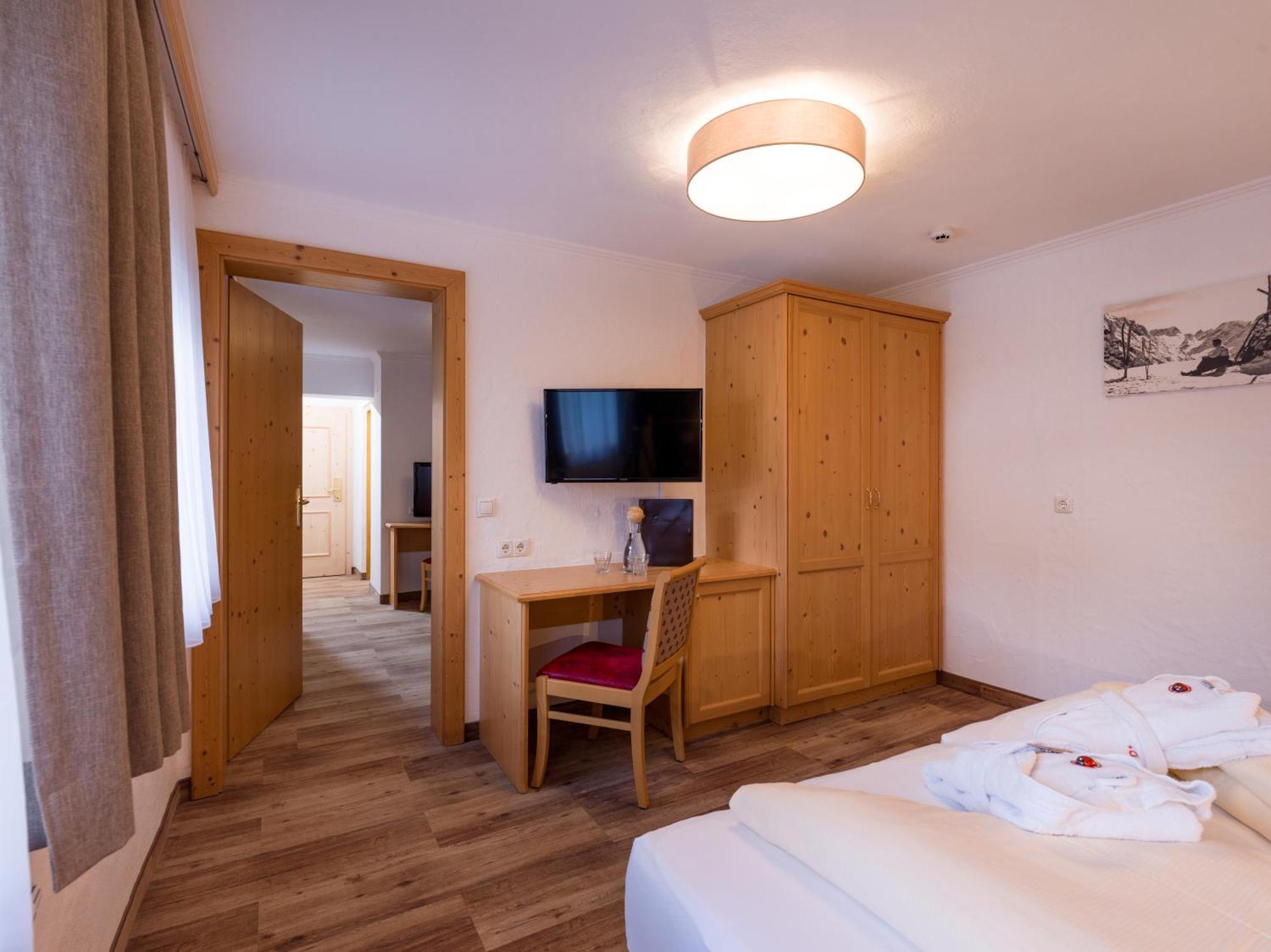 Hotel Glockenstuhl 겔로스 외부 사진